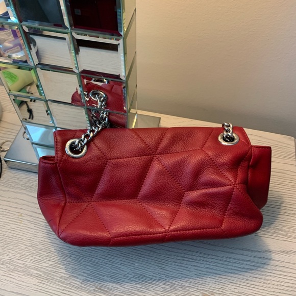 Calvin Klein red leather purse with chain strap - Picture 6 of 6